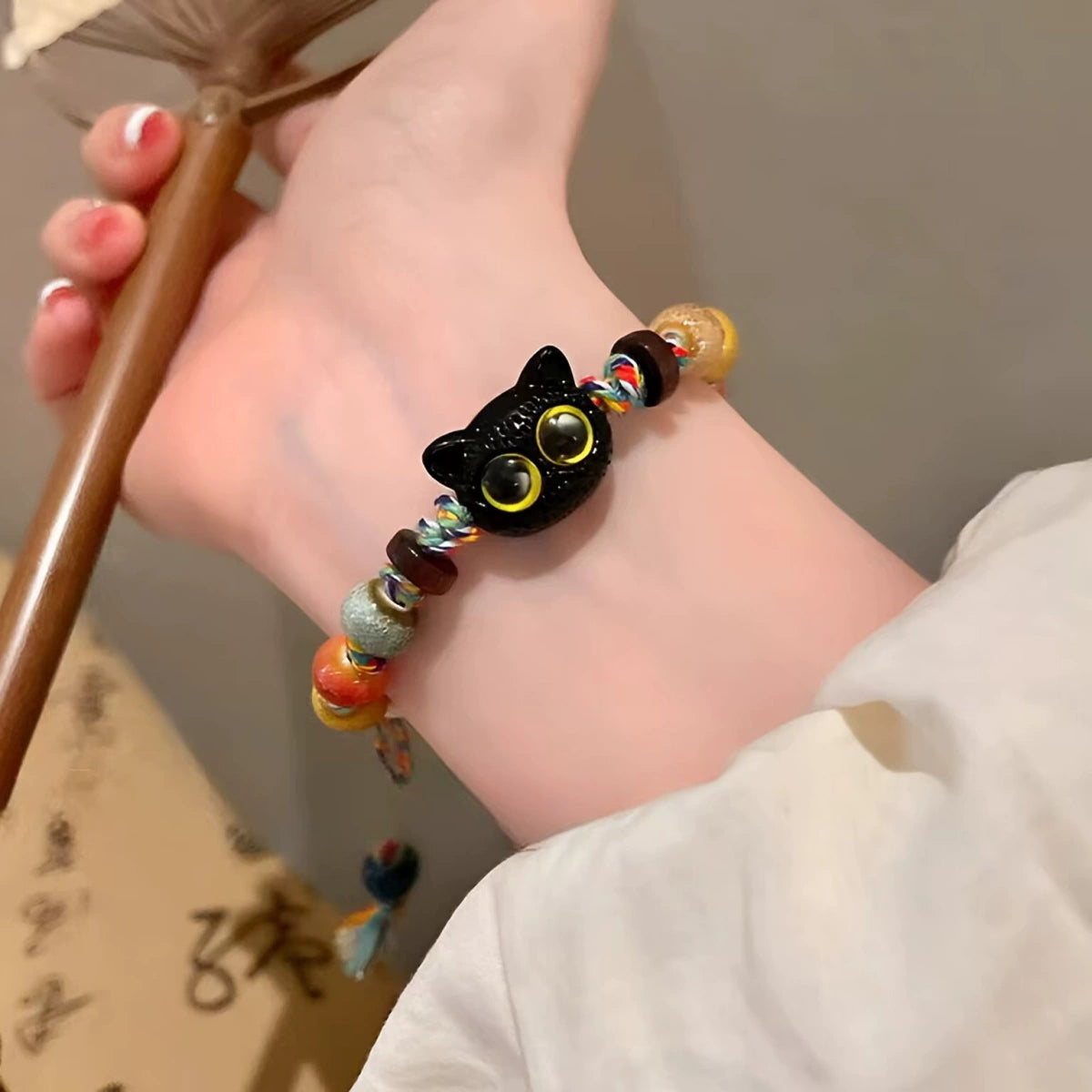 Multicolored Rope Ceramic Cat Braided Bracelet - A Retro and Unique Sweet-and-Cool Accessory