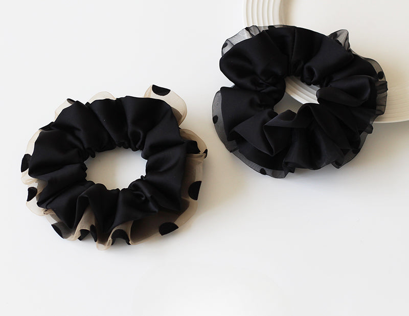 Textured Black Crinkle Hair Tie, High-Elasticity And Durable Hair Accessory.
