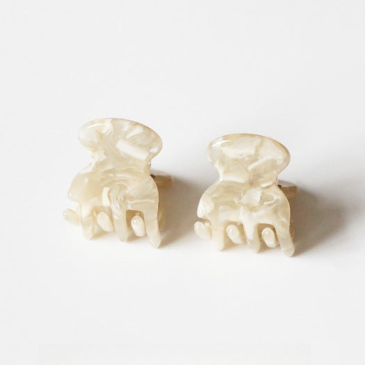 Small Claw Clip, Trendy and Elegant Acrylic Hair Accessory (1.7cm)
