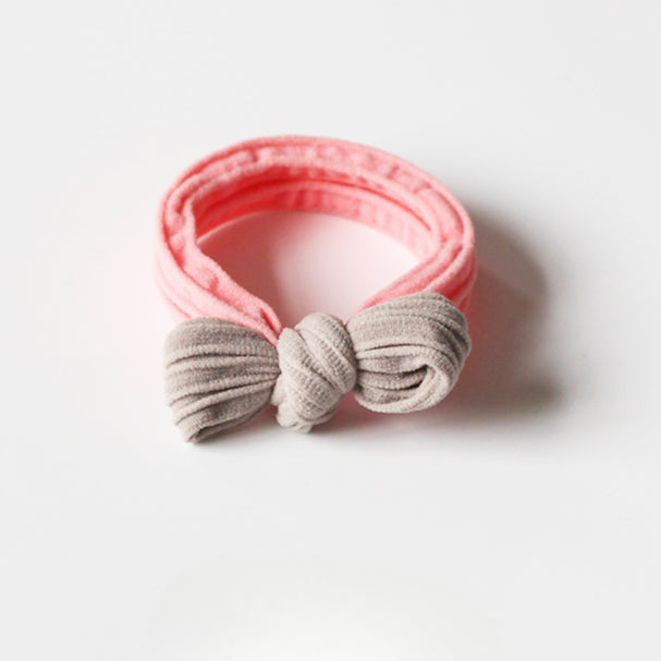 Adorable bow-tie hair tie for women, a popular net-famous hair accessory with a simple style.
