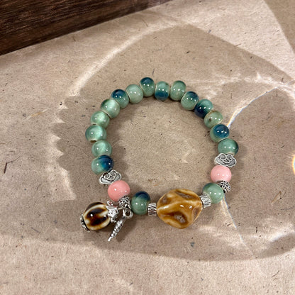 Retro Ethnic-style Porcelain Butterfly Bracelet for Women - A New Chinese-style, Unique, and Exquisite Multicolored Beaded Accessory